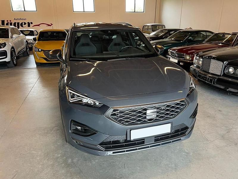 Grau Gebraucht 2023 Seat Tarraco FR SUV | 35.200 € (Etwas zu teuer) - Bild 1/4