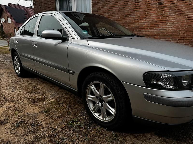 Second-hand Volvo S60 2004 Argintiu Berlinǎ