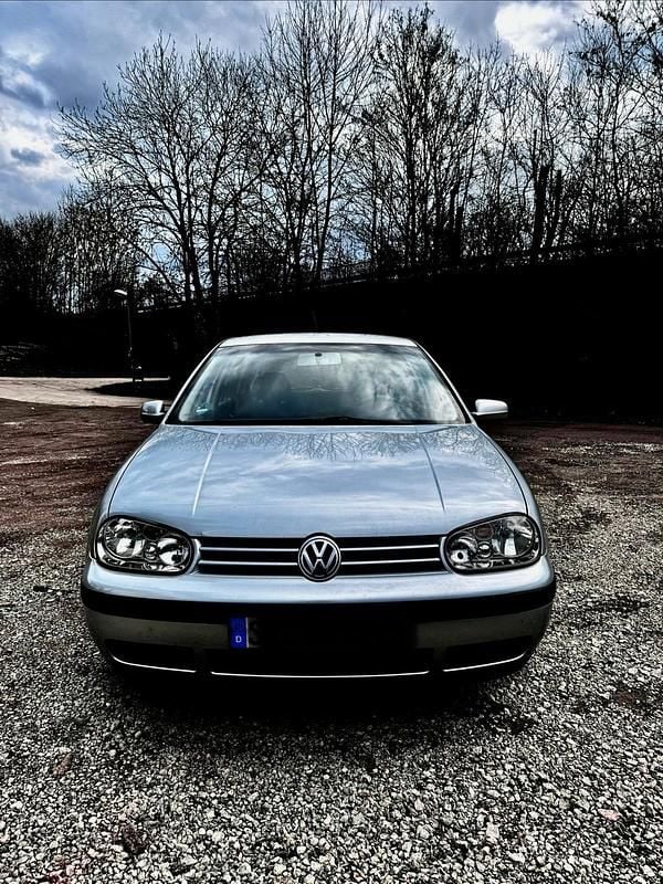 Gebraucht VW Golf IV 74 PS (54 kW) 2001 Silber Kleinwagen
