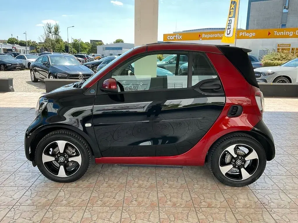 Gebraucht Smart ForTwo Electric Drive Exclusive 60 kW (82 PS) 2024 Bodypanels in black Cabrio