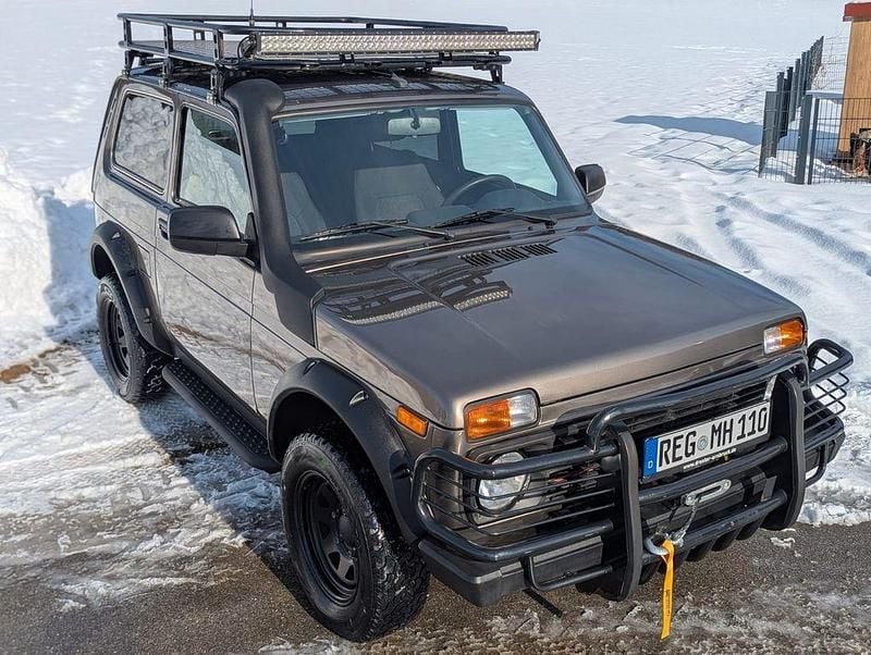 Gebraucht Lada niva 83 PS (61 kW) 2020 Beige SUV