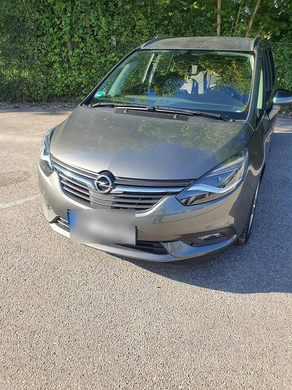 Grau Gebraucht 2018 Opel Zafira S Van / Kleinbus | 14.100 € (Fairer Preis) - Bild 1/4