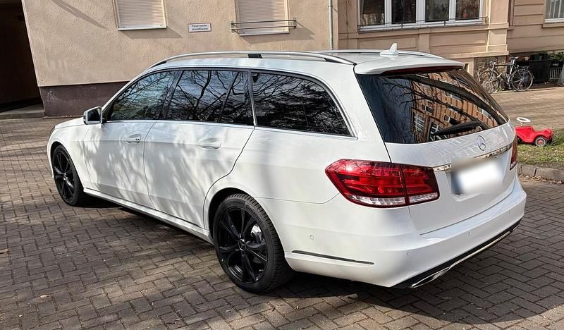 Gebraucht Mercedes E300 231 PS (169 kW) 2015 Weiß Kombi