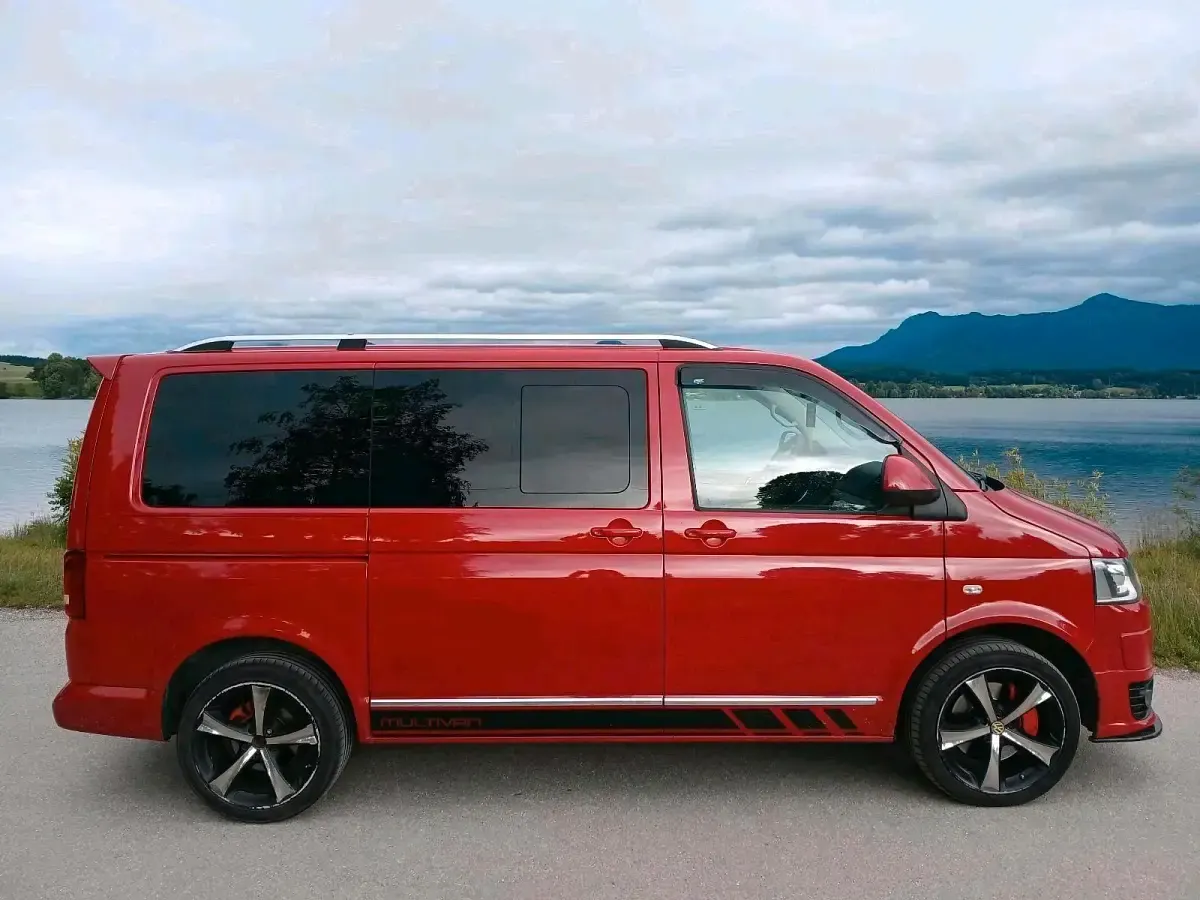 Gebraucht VW Multivan 180 PS (132 kW) 2011 Rot Van / Kleinbus