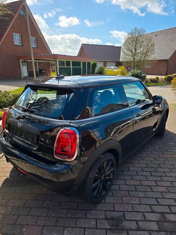 Second-hand Mini ONE 102 CP (75 kW) 2018 Negru Hatchback