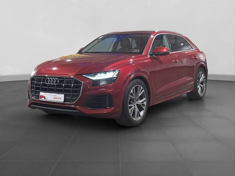 Gebraucht Audi Q8 Ambiente 381 PS (280 kW) 2021 Matadorrot metallic SUV