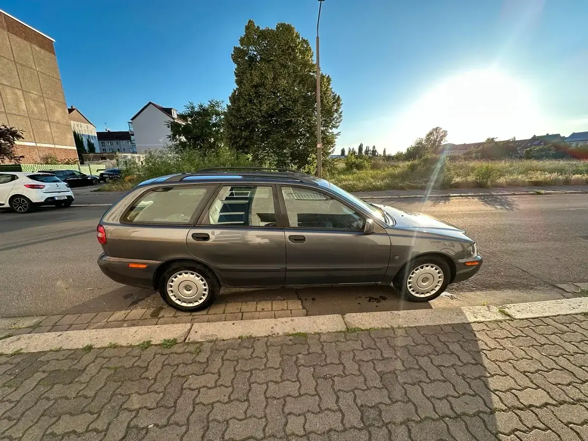 Gebraucht Volvo V40 101 PS (74 kW) 2003 Grau Kombi