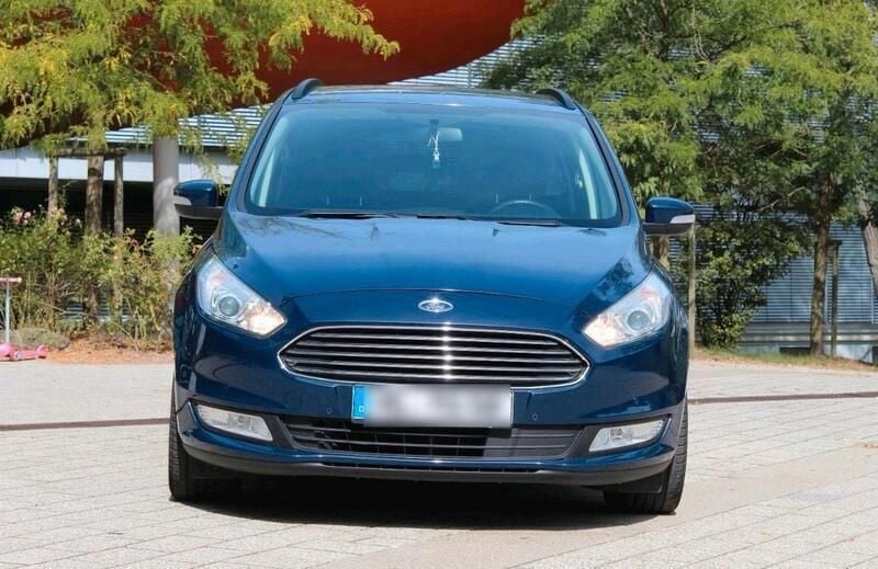 Blau Gebraucht 2017 Ford Galaxy Van / Kleinbus | 14.550 € (Etwas zu teuer) - Bild 1/4