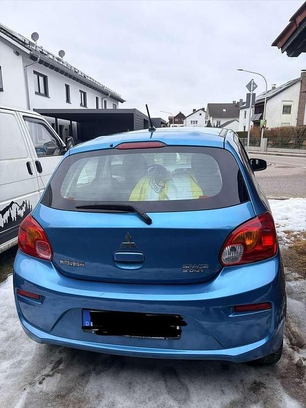 Gebraucht Mitsubishi Space Star Diamant Edition 71 PS (52 kW) 2016 Blau Kleinwagen