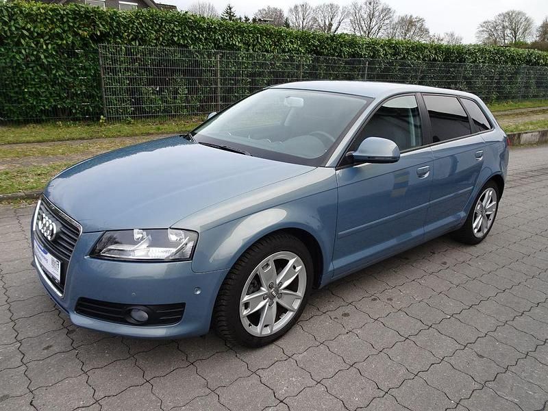 Gebraucht Audi A3 Ambition 125 PS (91 kW) 2010 Blau Kleinwagen