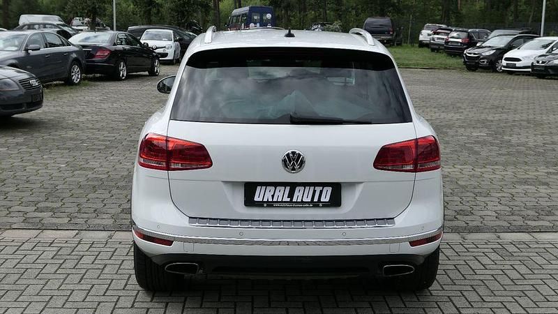 Gebraucht VW Touareg Terrain Tech 262 PS (192 kW) 2016 Weiß SUV