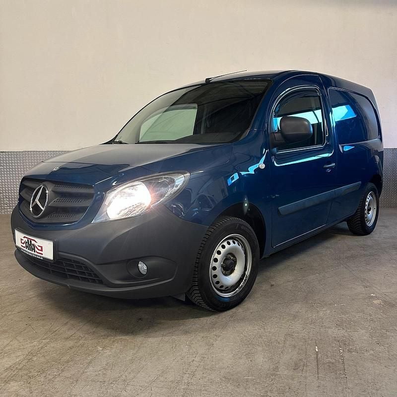 Blau Gebraucht 2019 Mercedes Citan 112 Van / Kleinbus | 9.999 € (Superpreis) - Bild 1/4