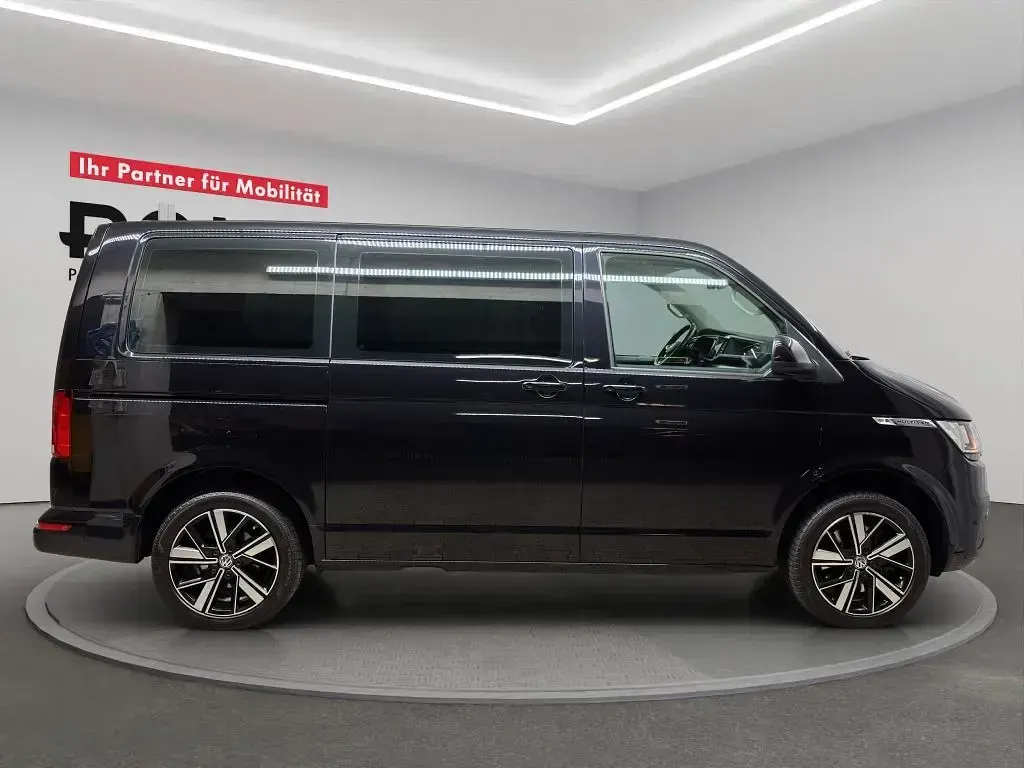 Gebraucht VW T6.1 Comfortline 199 PS (146 kW) 2021 Deep black perleffekt Van