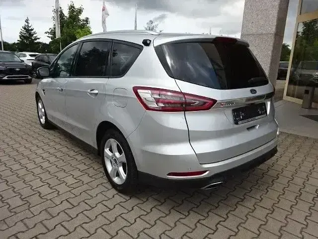 Używany Ford S-MAX Business Edition 190 KM (139 kW) 2019 Srebrny Minivan