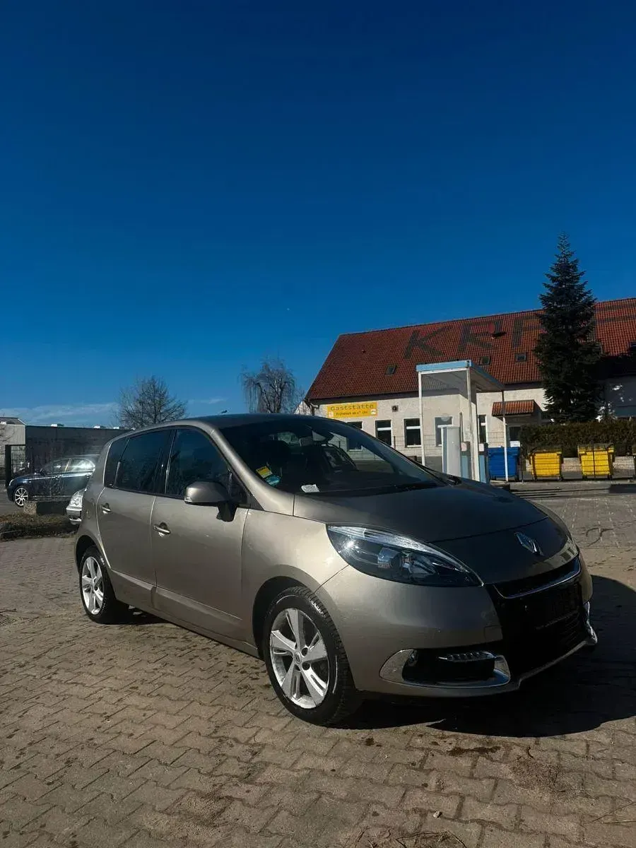 Gebraucht Renault Scénic III Bose Edition 116 PS (85 kW) 2012 Gold Van / Kleinbus