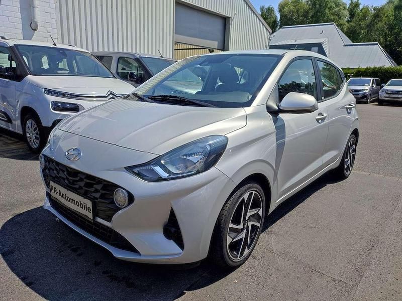 Silber Gebraucht 2021 Hyundai i10 Kleinwagen | 14.490 € (Fairer Preis) - Bild 1/4
