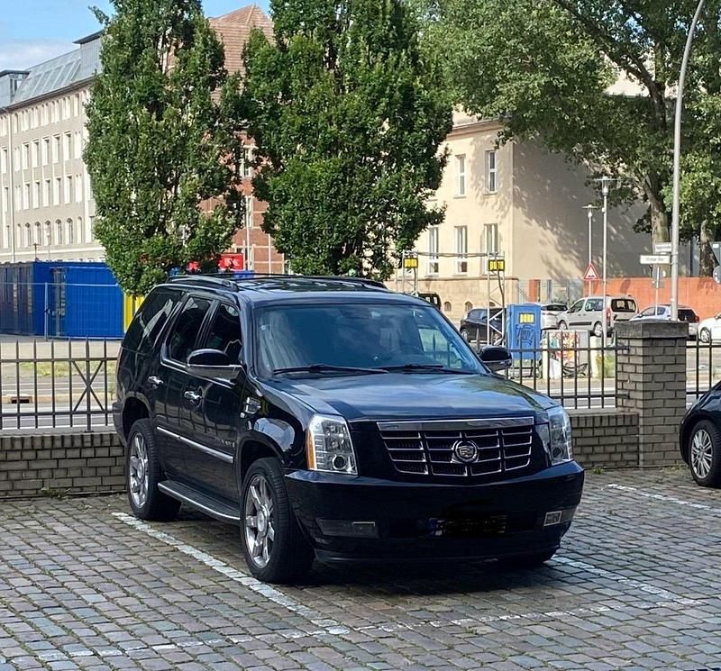 Schwarz Gebraucht 2010 Cadillac Escalade SUV | 19.900 € (Superpreis) - Bild 1/4