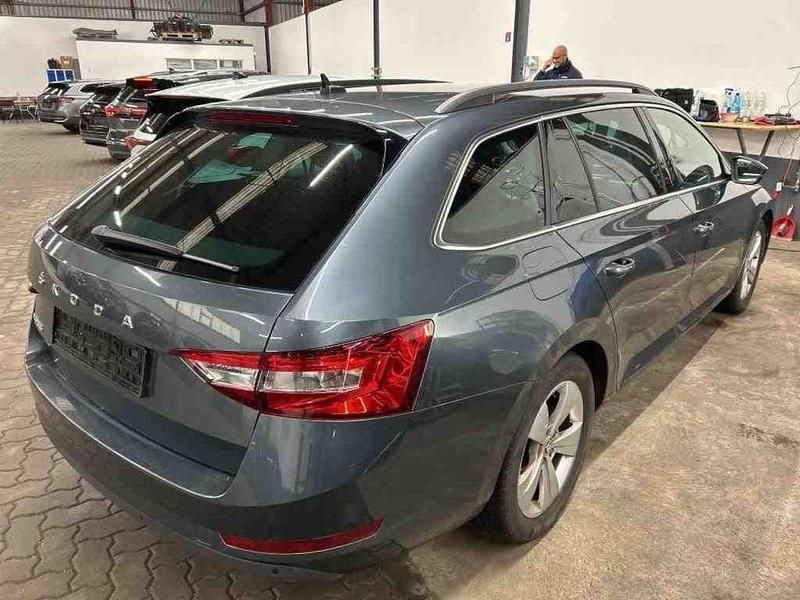 Gebraucht Skoda Superb 200 PS (147 kW) 2020 Quarzgrau Kombi