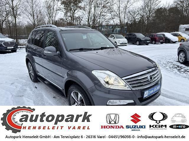 Grau Gebraucht 2017 Ssangyong (KGM) Rexton SUV | 15.990 € (Fairer Preis) - Bild 1/4