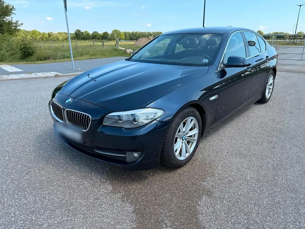 Gebraucht BMW 520 184 PS (135 kW) 2010 Blau Limousine