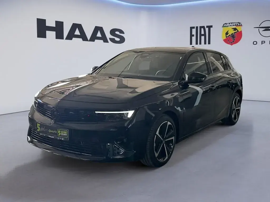 Gebraucht Opel Astra 131 PS (96 kW) 2024 Schwarz Kleinwagen