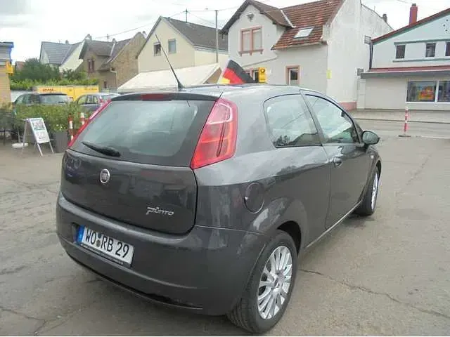 Gebraucht Fiat Grande Punto Dynamic 77 PS (56 kW) 2009 Grau Kleinwagen