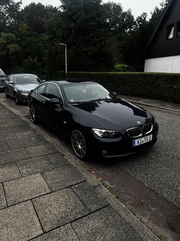 Gebraucht BMW 330 231 PS (169 kW) 2007 Blau Coupé