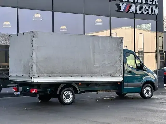 Gebraucht Mercedes Sprinter 143 PS (105 kW) 2019 Föster grün Van