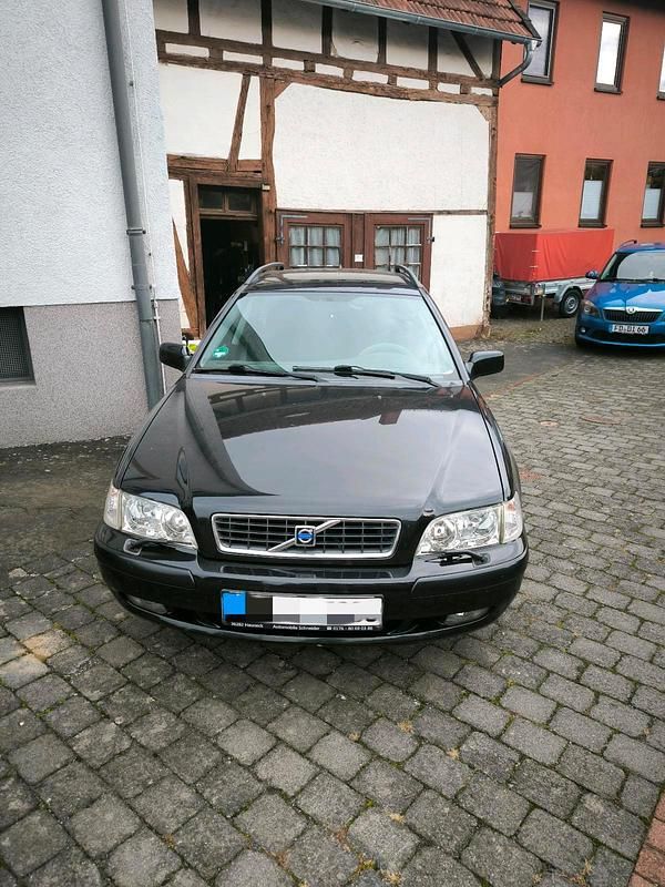Schwarz Gebraucht 2003 Volvo V40 Kombi | 1.150 € (Guter Preis) - Bild 1/4