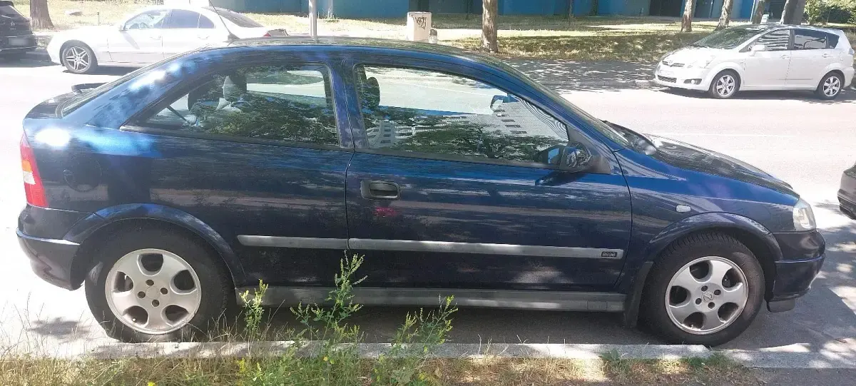 Gebraucht Opel Astra Edition 2000 Blau Kleinwagen