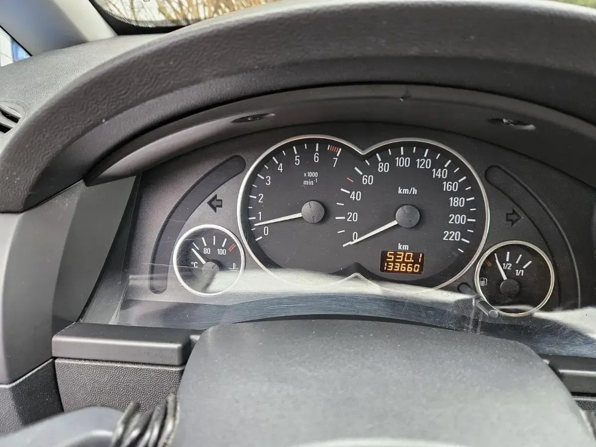 Gebraucht Opel Meriva 101 PS (74 kW) 2003 Schwarz Van / Kleinbus