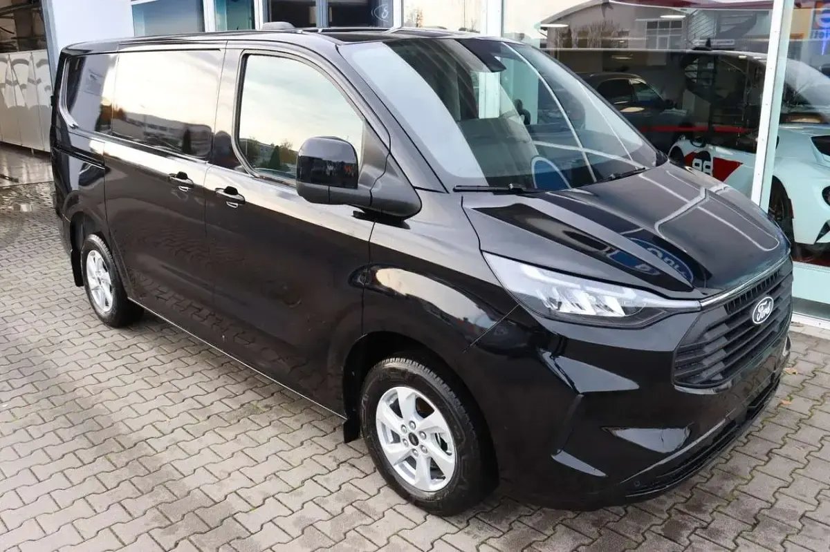 Uusi Ford Transit Custom Limited 232 HP (170 kW) 2026 Valkoinen Nouto
