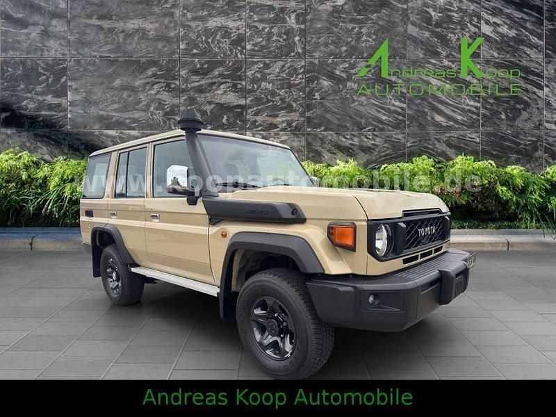 Neu Toyota Land Cruiser 231 PS (169 kW) 2025 Beige SUV