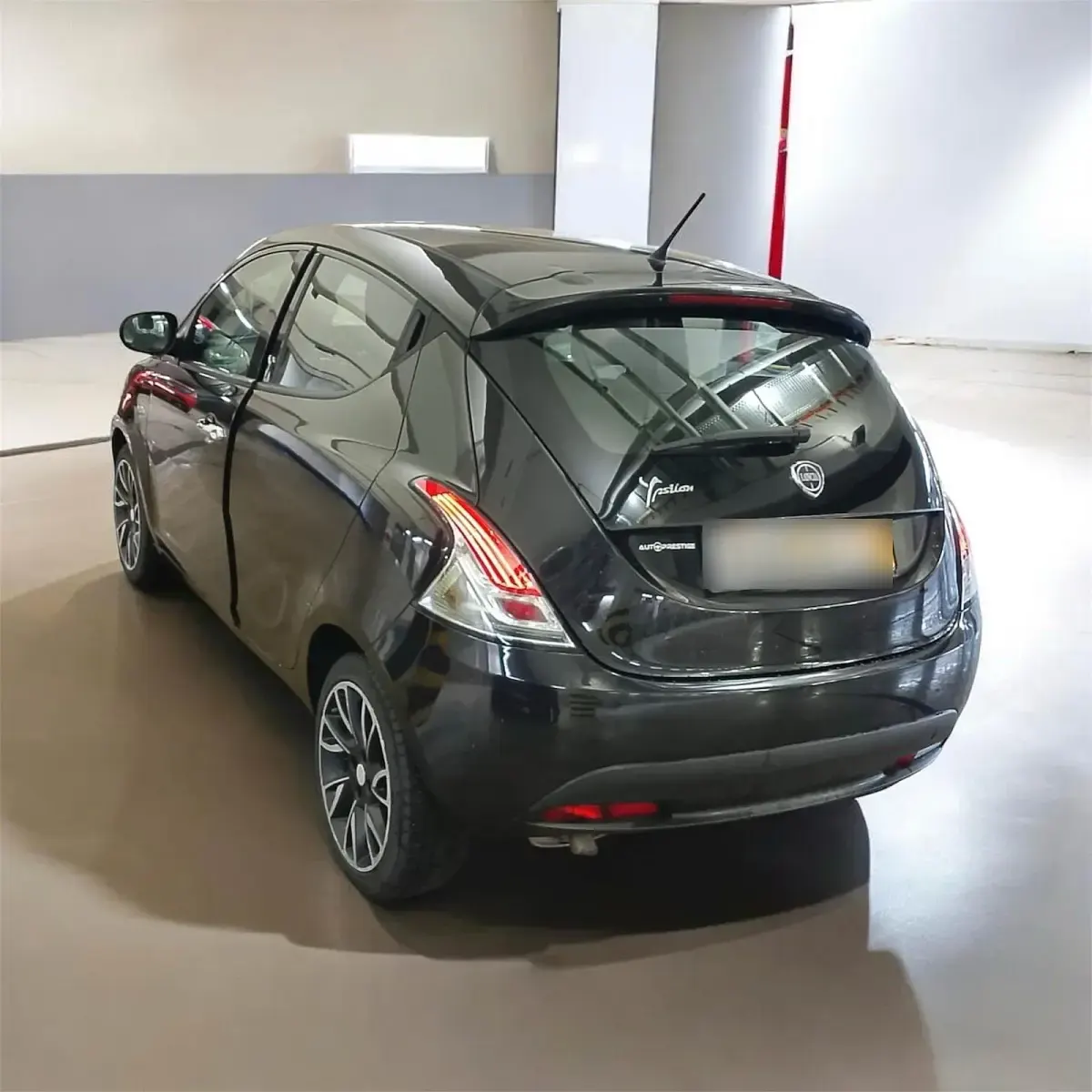 Gebraucht Lancia Ypsilon 90 PS (66 kW) 2015 Schwarz Kleinwagen