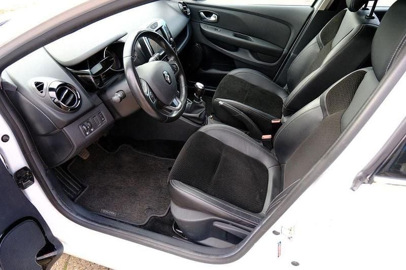 Gebraucht Renault Clio IV Intens 118 PS (86 kW) 2018 Weiß Kombi