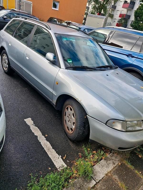 Silber Gebraucht 1999 Audi A4 Kombi | 350 € - Bild 1/4