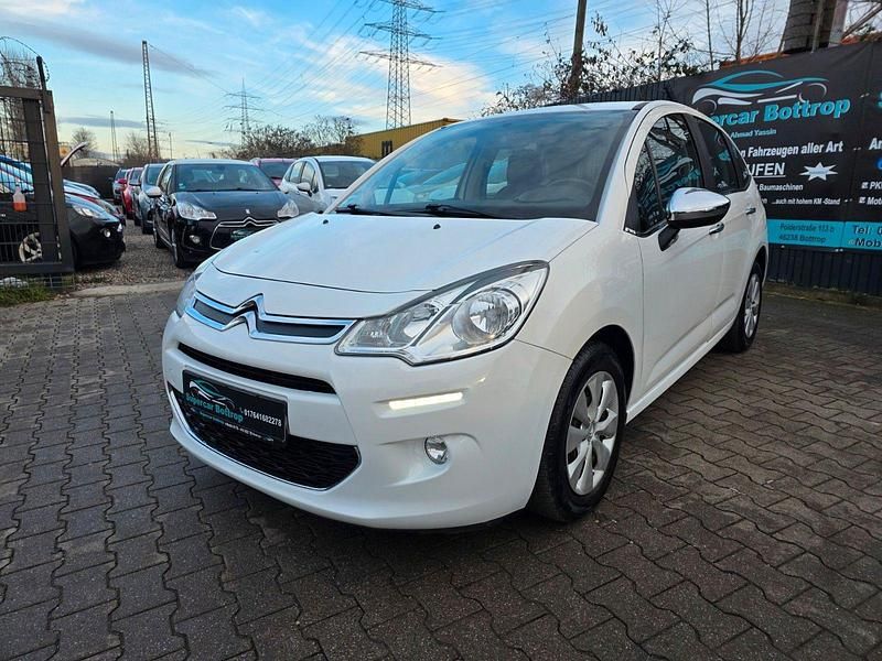 Gebraucht Citroën C3 SELECTION 82 PS (60 kW) 2015 Weiß Limousine