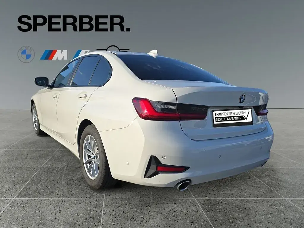 Gebraucht BMW 320 Sport Line 190 PS (139 kW) 2022 Weiß Limousine