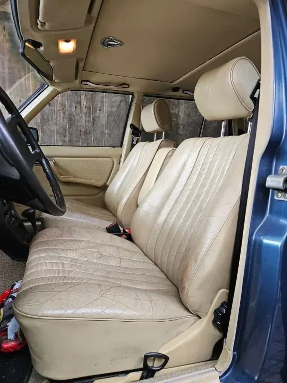 Gebraucht Mercedes 230 136 PS (100 kW) 1982 Blau Limousine