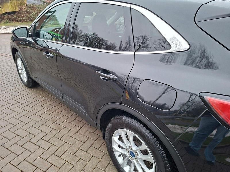 Gebraucht Ford Kuga Titanium 190 PS (139 kW) 2020 Schwarz SUV