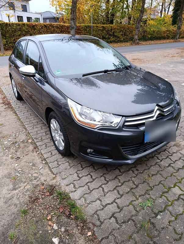 Grau Gebraucht 2014 Citroën C4 Limousine | 6.500 € (Fairer Preis) - Bild 1/4