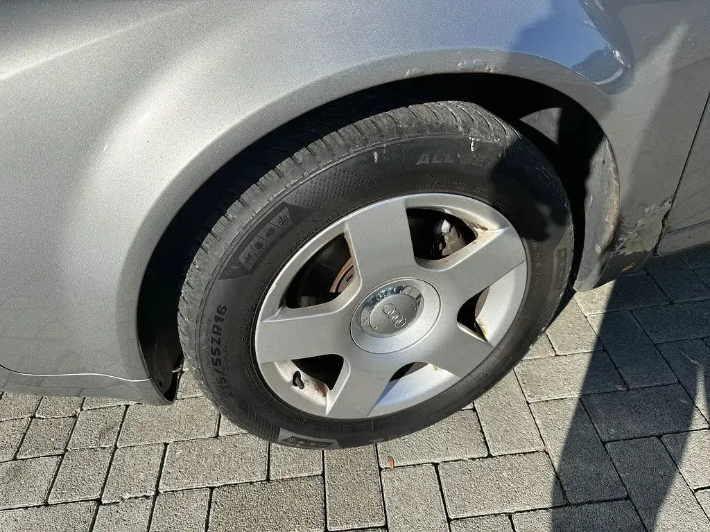 Gebraucht Audi A4 131 PS (96 kW) 2004 Atlasgrau metallic Kombi