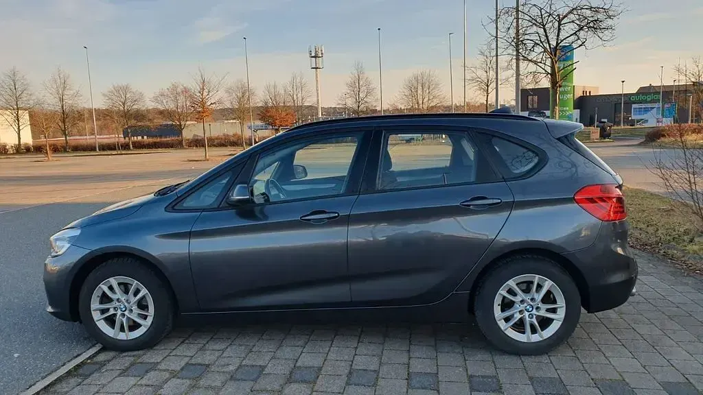 Gebraucht BMW 218 Active Tourer Advantage 150 PS (110 kW) 2017 Grau Van / Kleinbus