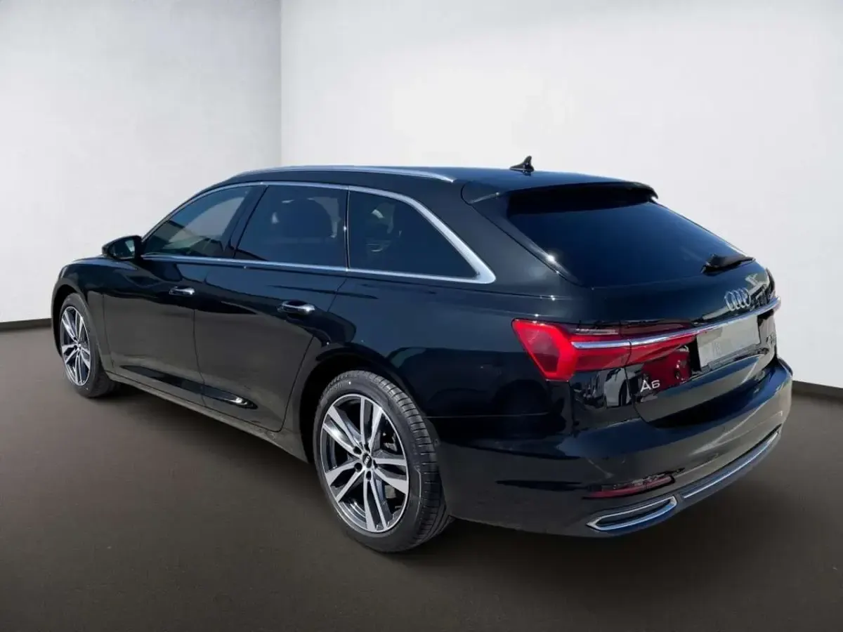 Gebraucht Audi A6 Ambiente 265 PS (194 kW) 2022 Schwarz mythosschwarz Kombi