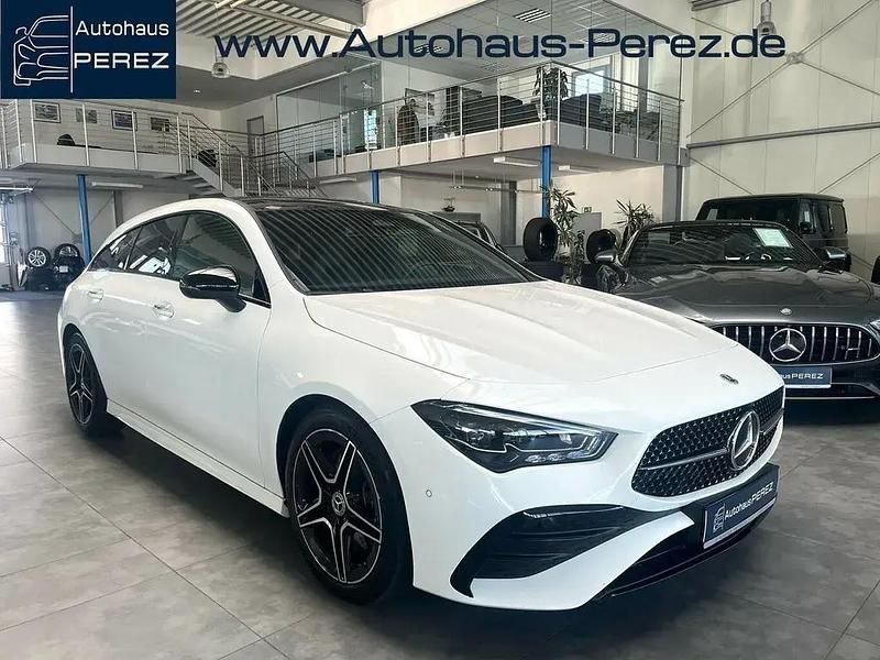Weiß Gebraucht 2023 Mercedes CLA250 Shooting Brake Premium Kombi | 40.869 € (Teuer) - Bild 1/4