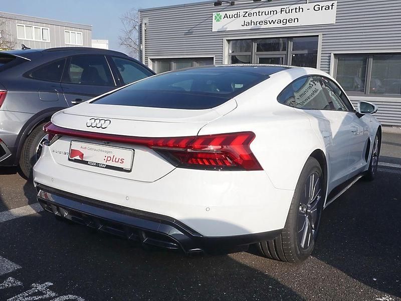 Gebraucht Audi e-tron GT quattro Comfort 350 kW (476 PS) 2023 Ibisweiß Limousine