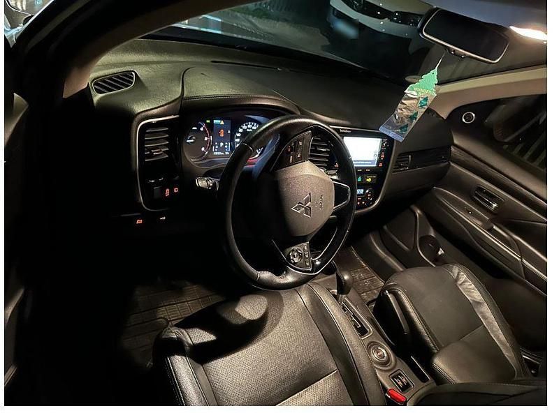 Gebraucht Mitsubishi Outlander 150 PS (110 kW) 2016 SUV