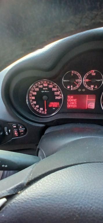 Gebraucht Alfa Romeo 147 Impression 130 PS (95 kW) 2005 Grau Kleinwagen