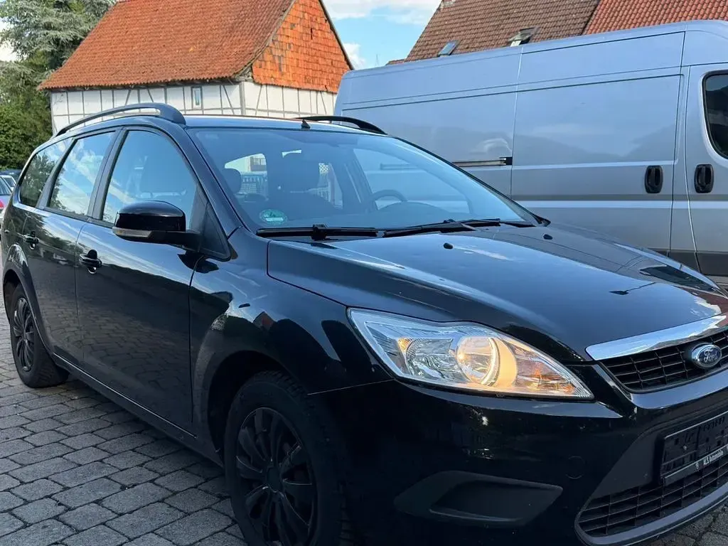 Gebraucht Ford Focus 109 PS (80 kW) 2011 Schwarz Limousine