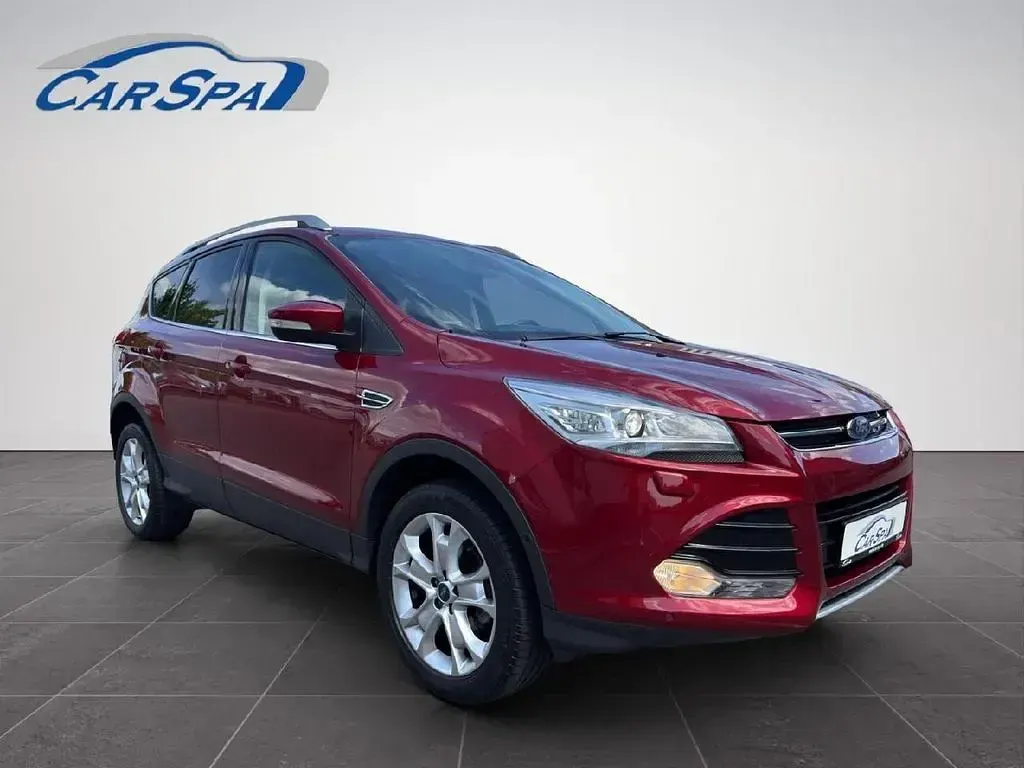Gebraucht Ford Kuga Titanium 150 PS (110 kW) 2016 Rubyrot (metallic) SUV